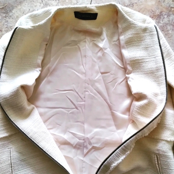 Zara Woman Frayed Edge Zip Front Ivory Tweed coat, size Small - Picture 5 of 10